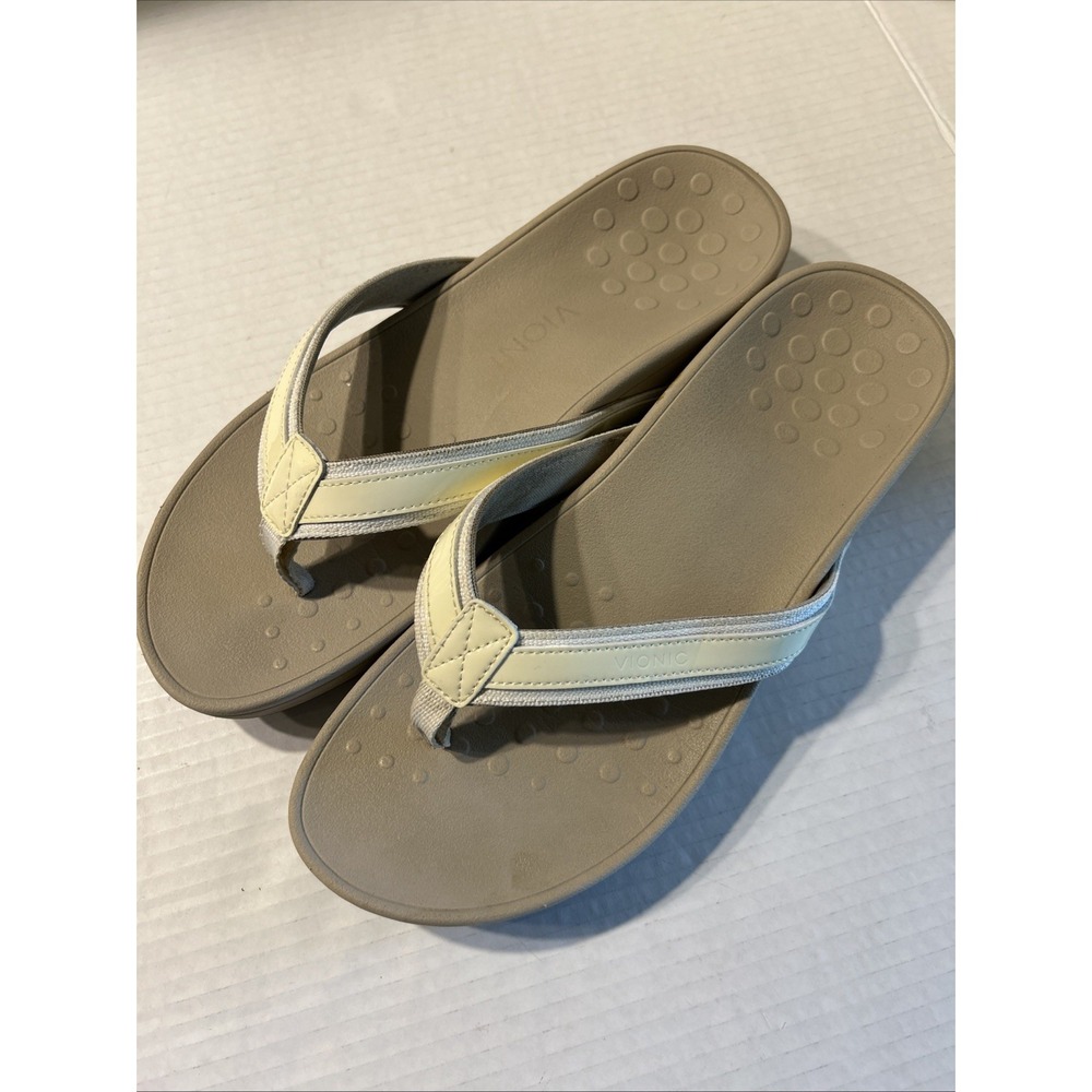 Womens Vionic Tide Yellow Patent Leather Thong Flip Flop Sandal Size 10
